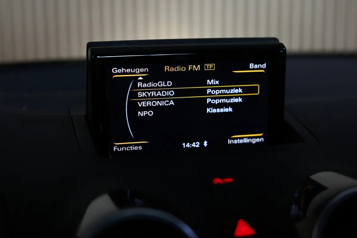 1.0 TFSI Pro Line AVM S-TRONIC AIRCO NAVI CRUISE BT STOELVW "18