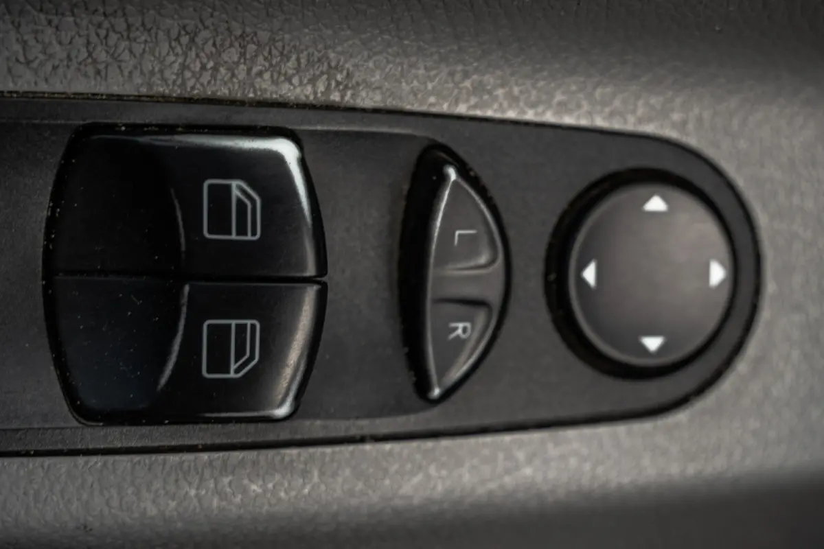 516CDI | Bakwagen | EURO 6 | Huifzeil | Schuifwanden | Legbordstellingen | Trekhaak