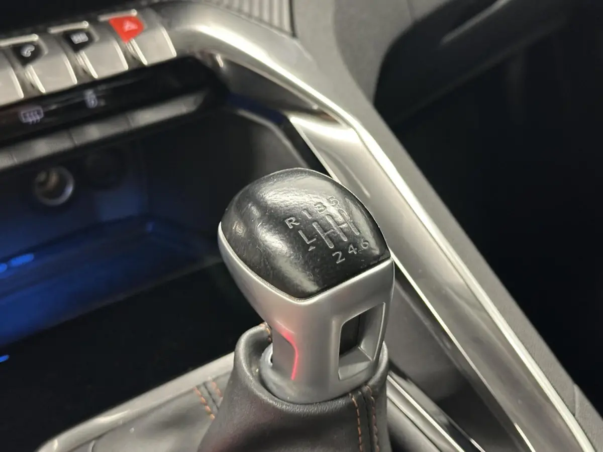 1.2 PureTech Blue Lease Executive|Trekhaak|Navi|Carplay|