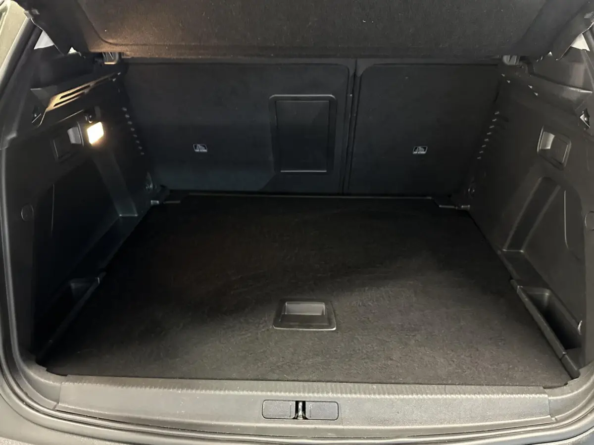 1.2 PureTech Blue Lease Executive|Trekhaak|Navi|Carplay|