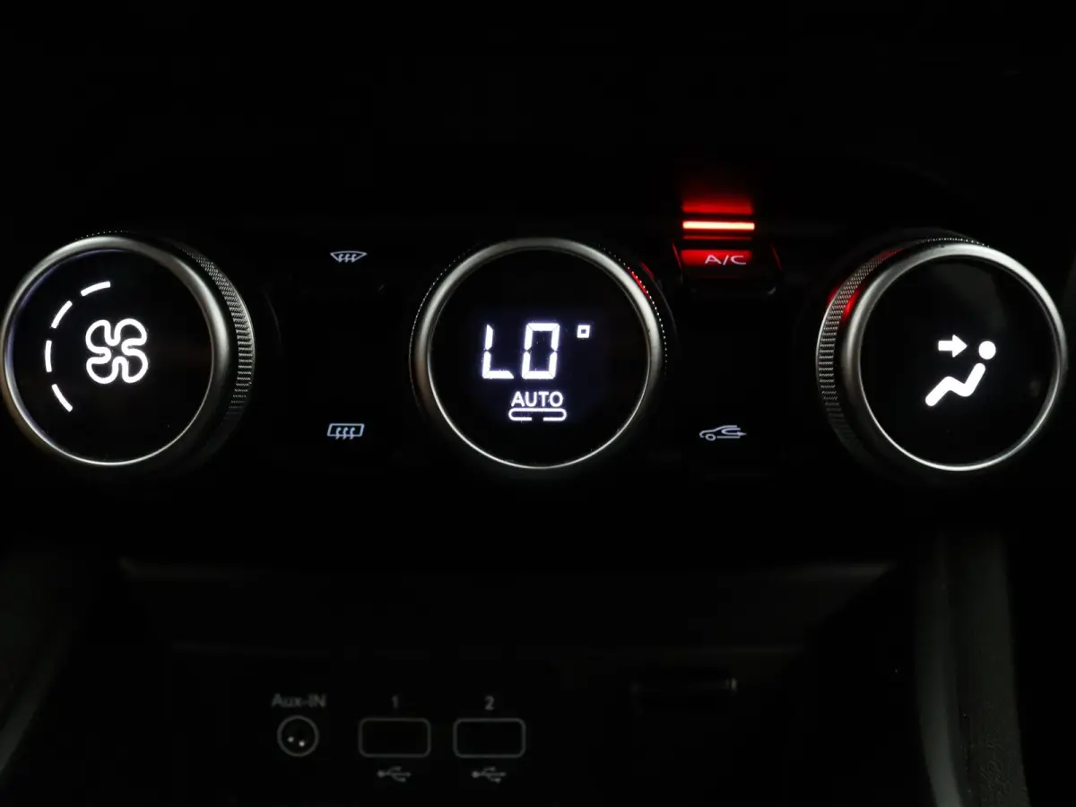 R110 Life Carshare 52 kWh koopbatterij Apple Carplay/Android Auto | Climate