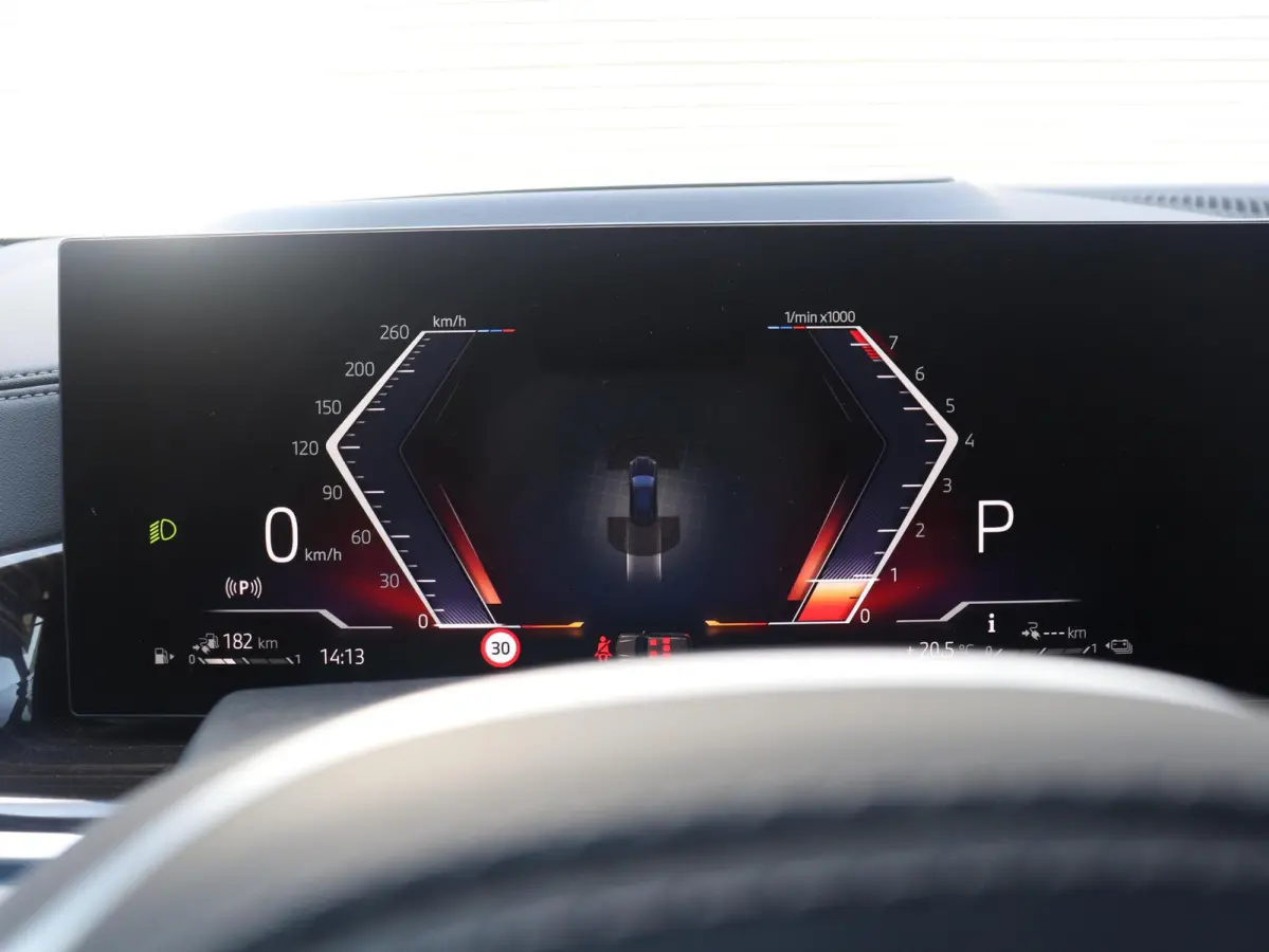 xDrive50e | M Sportpakket Pro | Panodak | Head-Up | Massage | Sky Lounge | Driving Assistant Prof. | Harman Kardon | Stoelventilatie | Soft Close | Parking Assistant Prof. | SOH 100% | 21'' 