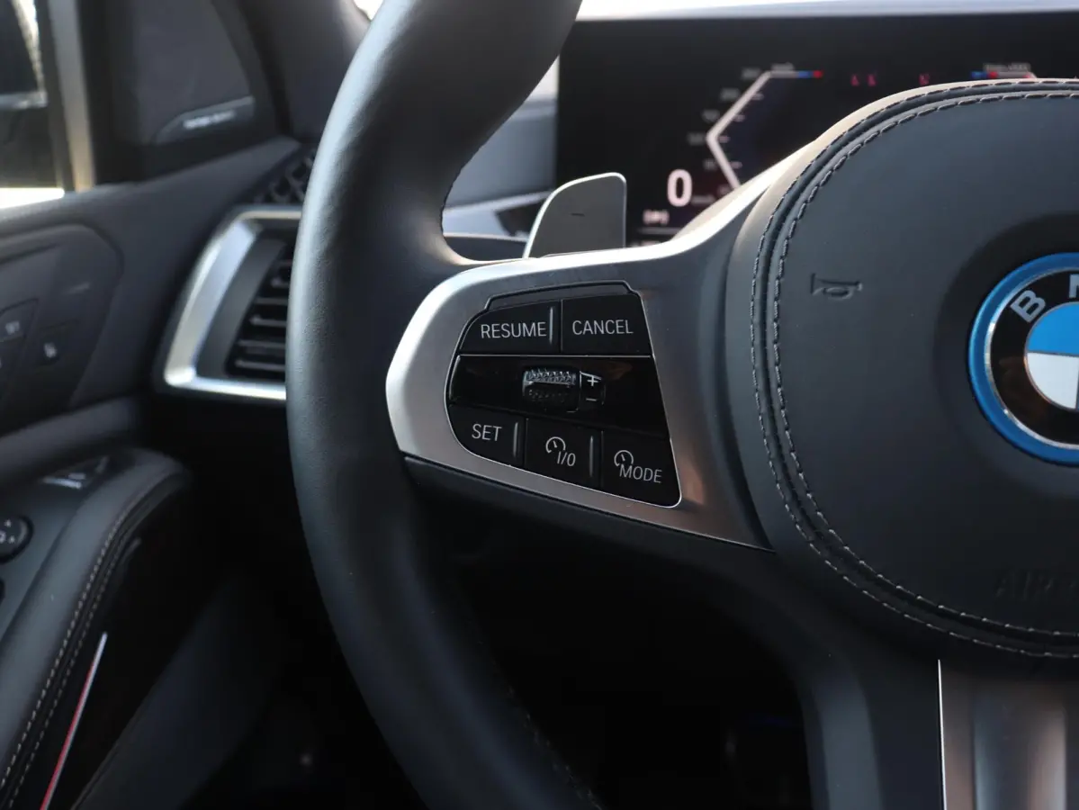 xDrive50e | M Sportpakket Pro | Panodak | Head-Up | Massage | Sky Lounge | Driving Assistant Prof. | Harman Kardon | Stoelventilatie | Soft Close | Parking Assistant Prof. | SOH 100% | 21'' 