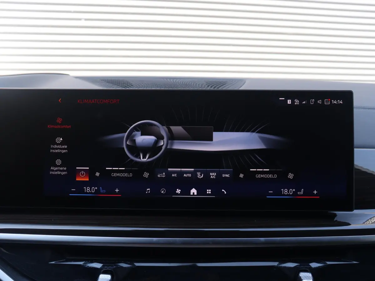 xDrive50e | M Sportpakket Pro | Panodak | Head-Up | Massage | Sky Lounge | Driving Assistant Prof. | Harman Kardon | Stoelventilatie | Soft Close | Parking Assistant Prof. | SOH 100% | 21'' 