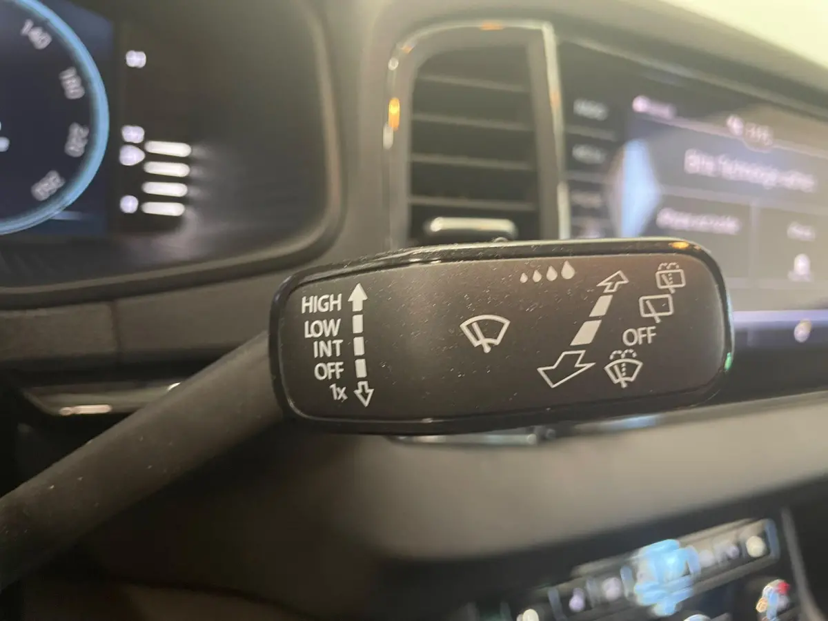 1.5 TSI 150pk DSG Style Navigatie Apple Carplay/Android Auto Parkeersensoren Camera Adaptive Cruise Control Elektrische achterklep Wegklapbare trekhaak Stoel- en stuurverwarming Ledverlichti