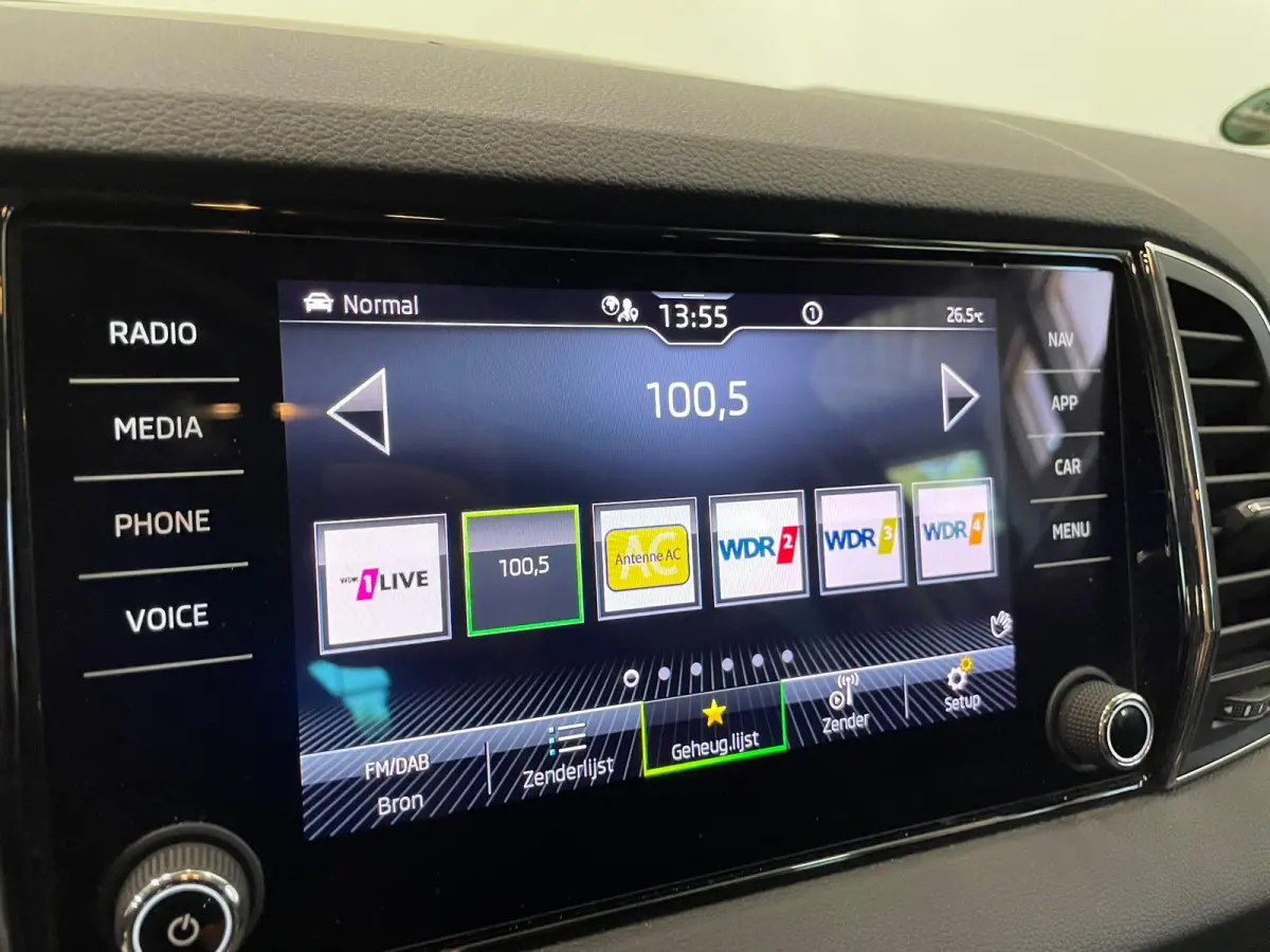 1.5 TSI 150pk DSG Style Navigatie Apple Carplay/Android Auto Parkeersensoren Camera Adaptive Cruise Control Elektrische achterklep Wegklapbare trekhaak Stoel- en stuurverwarming Ledverlichti