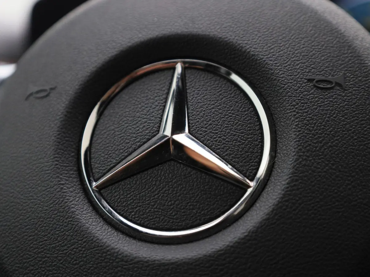 250 Premium | Automaat | Panorama dak | Virtual cockpiot | Climate control | Sfeer verlichting | Leder | DAB | Navigatie | Bluetooth | Camera | Stoel verwarming | Cruise Control | Lichtmetal