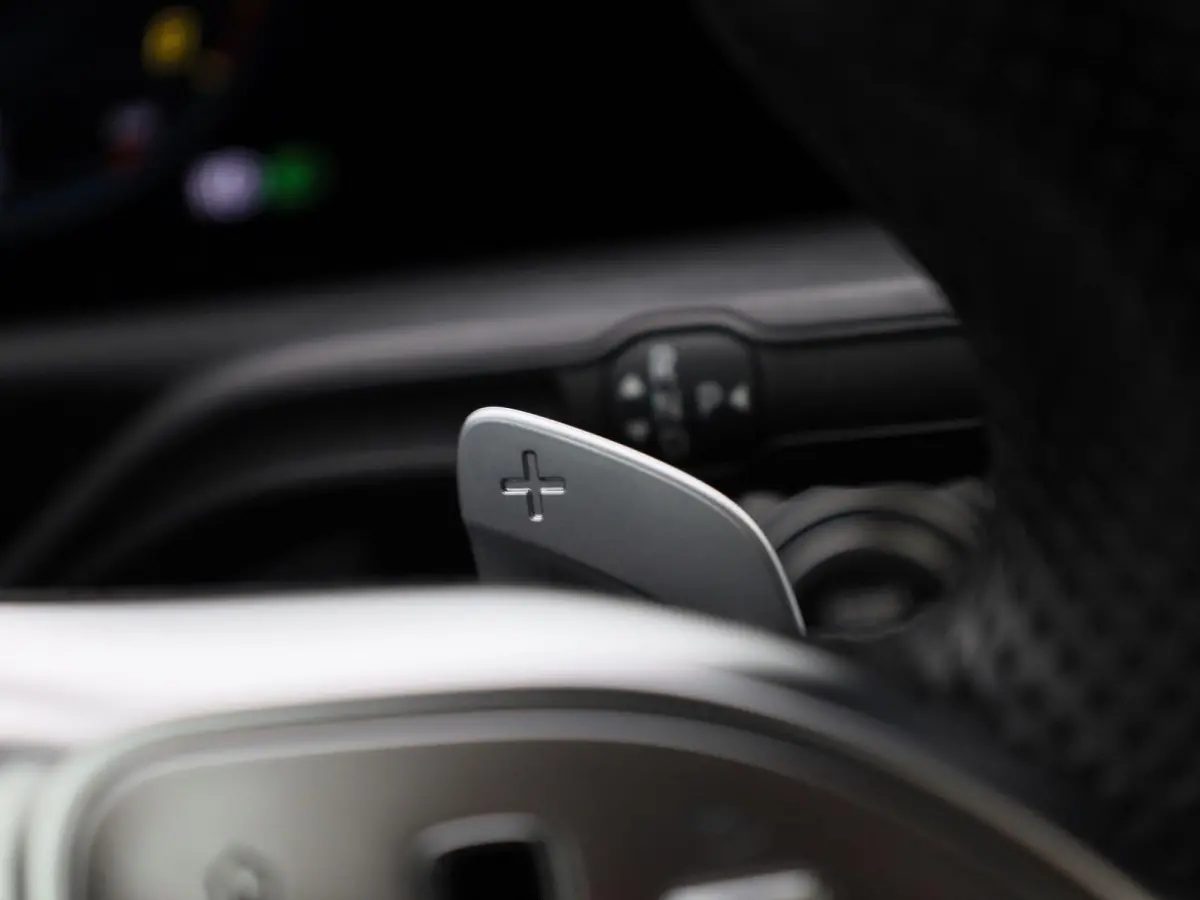 250 Premium | Automaat | Panorama dak | Virtual cockpiot | Climate control | Sfeer verlichting | Leder | DAB | Navigatie | Bluetooth | Camera | Stoel verwarming | Cruise Control | Lichtmetal