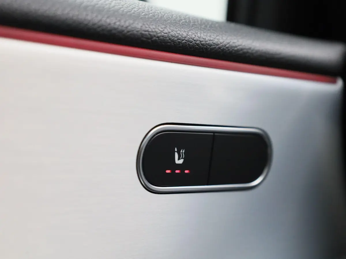 250 Premium | Automaat | Panorama dak | Virtual cockpiot | Climate control | Sfeer verlichting | Leder | DAB | Navigatie | Bluetooth | Camera | Stoel verwarming | Cruise Control | Lichtmetal