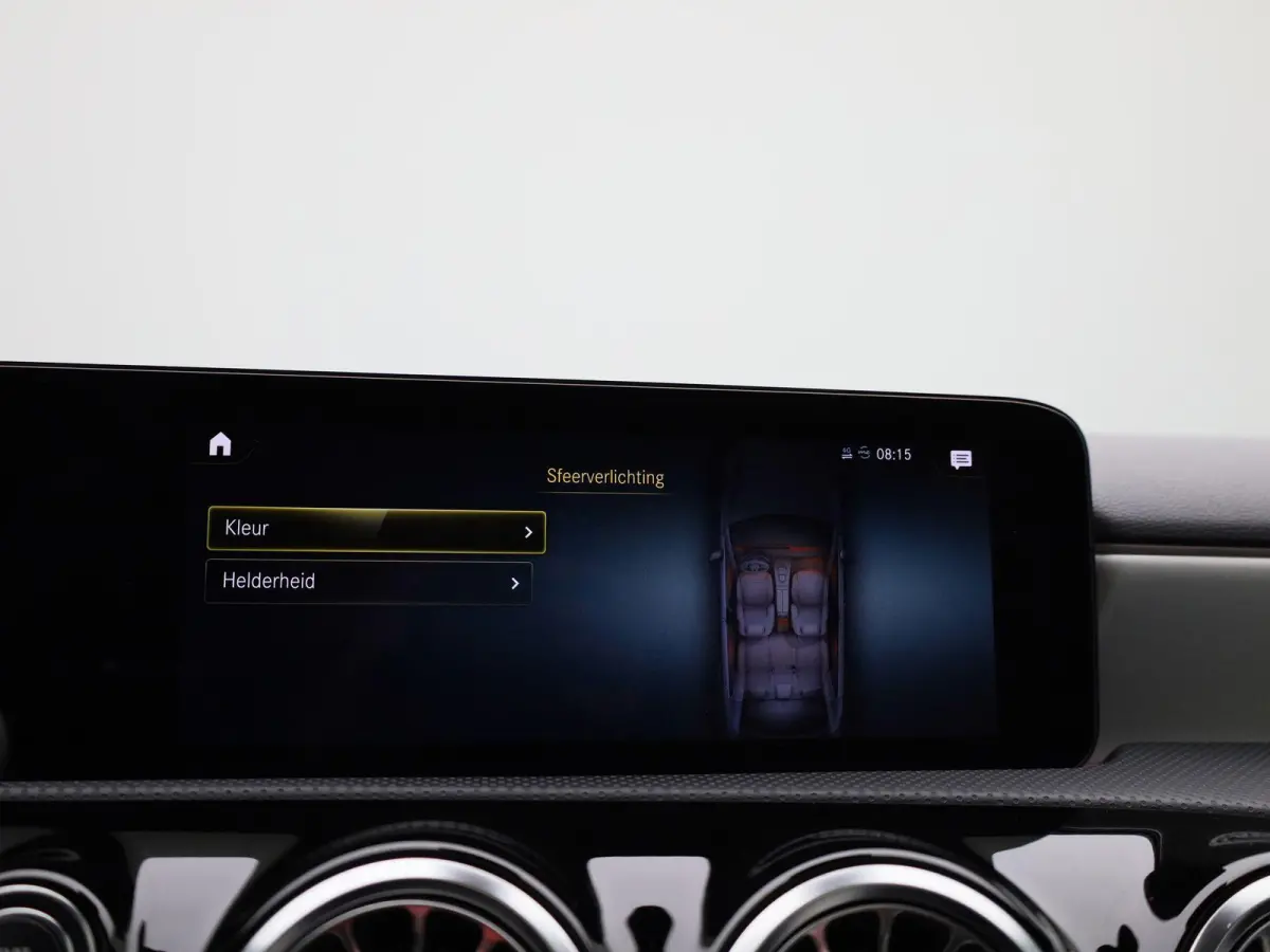 250 Premium | Automaat | Panorama dak | Virtual cockpiot | Climate control | Sfeer verlichting | Leder | DAB | Navigatie | Bluetooth | Camera | Stoel verwarming | Cruise Control | Lichtmetal