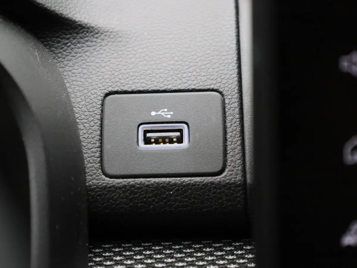 1.0 TCe 90 Expression | Cruise control | Airco | Bluetooth | LMV | Lage km stand