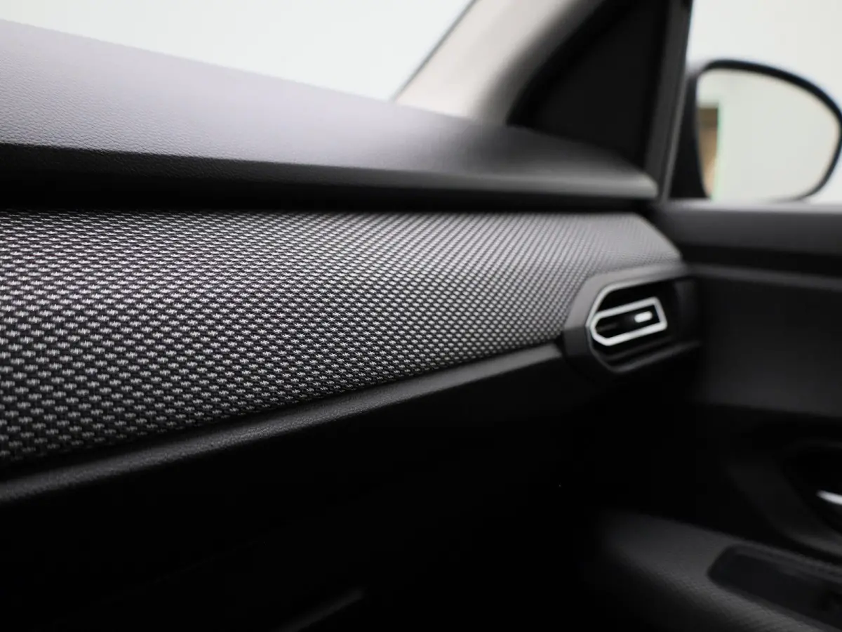 1.0 TCe 90 Expression | Cruise control | Airco | Bluetooth | LMV | Lage km stand