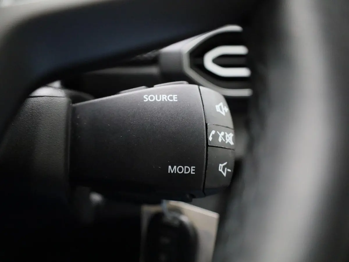 1.0 TCe 90 Expression | Cruise control | Airco | Bluetooth | LMV | Lage km stand