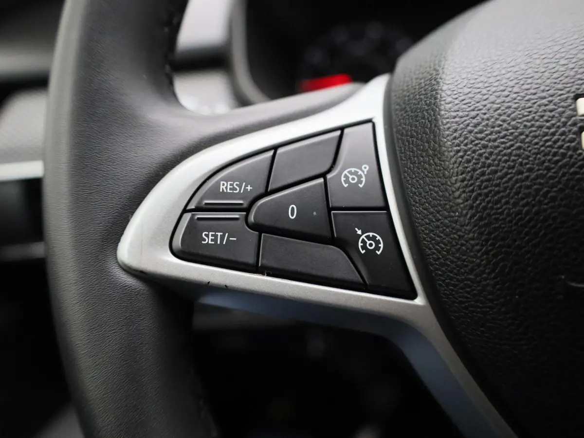 1.0 TCe 90 Expression | Cruise control | Airco | Bluetooth | LMV | Lage km stand