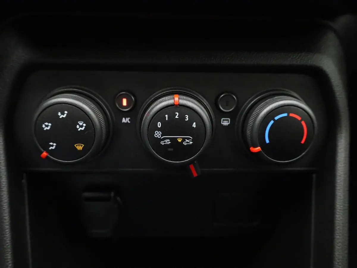 1.0 TCe 90 Expression | Cruise control | Airco | Bluetooth | LMV | Lage km stand
