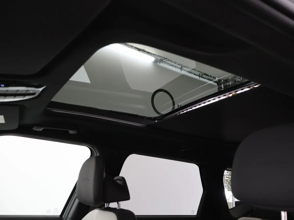 GT-Line Business Edition 81.4 kWh | Panoramaschuifdak | Led Koplampen | Stoelverwarming voor en achter | Zwarte hemelbekleding |