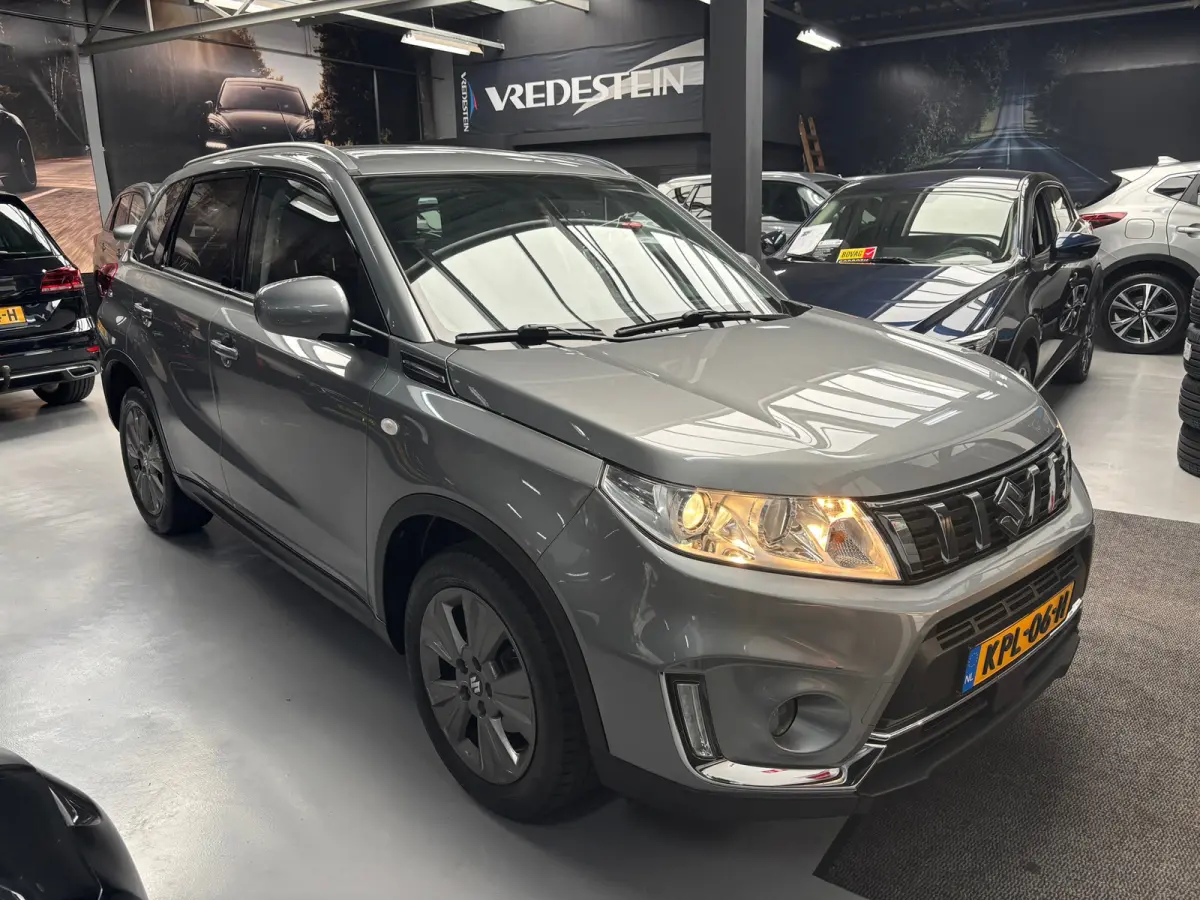 1.4 Boosterjet Select / Camera / Navigatie / Automaat