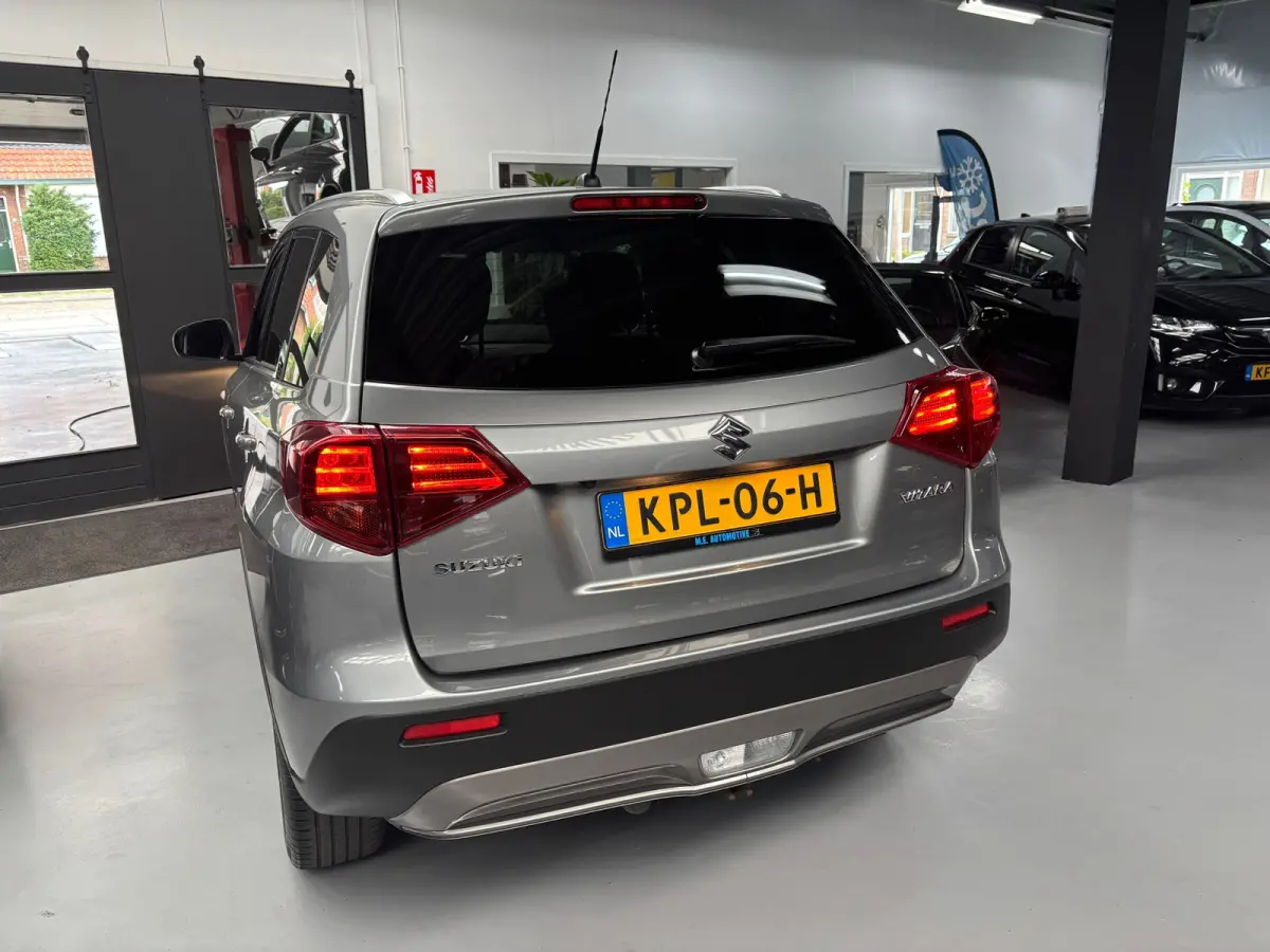 1.4 Boosterjet Select / Camera / Navigatie / Automaat
