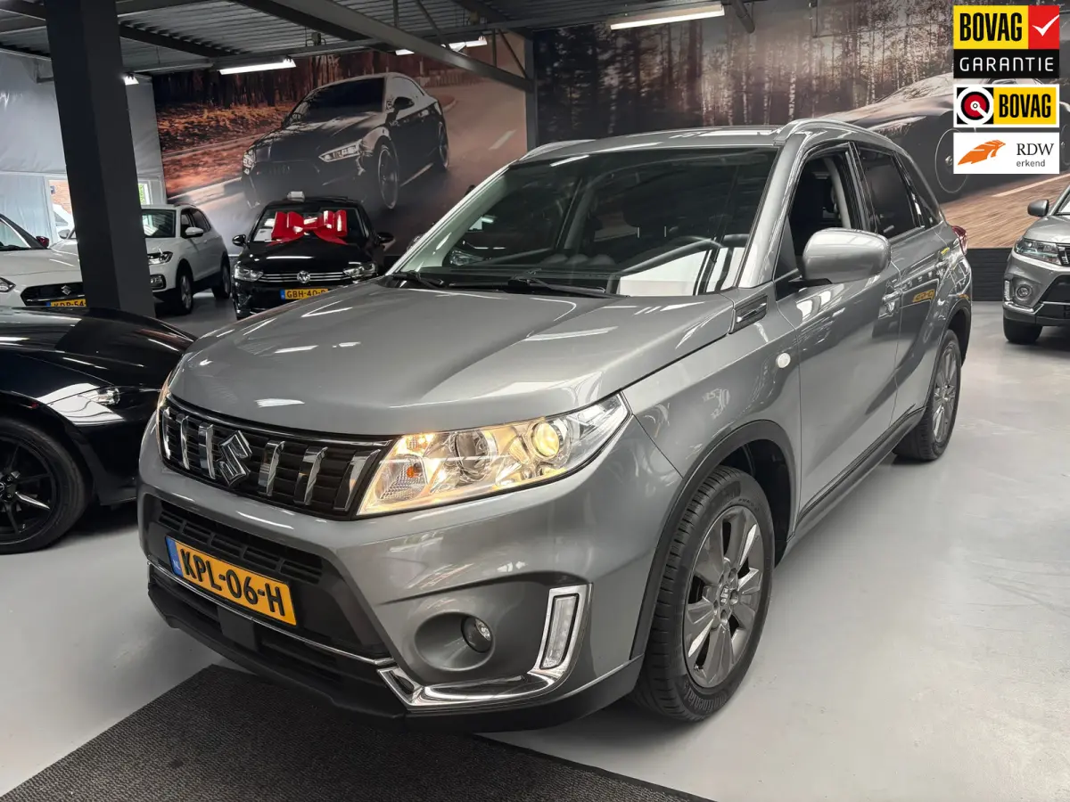 1.4 Boosterjet Select / Camera / Navigatie / Automaat