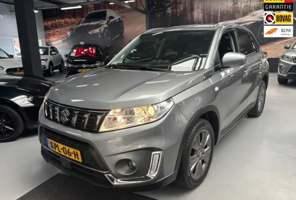 1.4 Boosterjet Select / Camera / Navigatie / Automaat