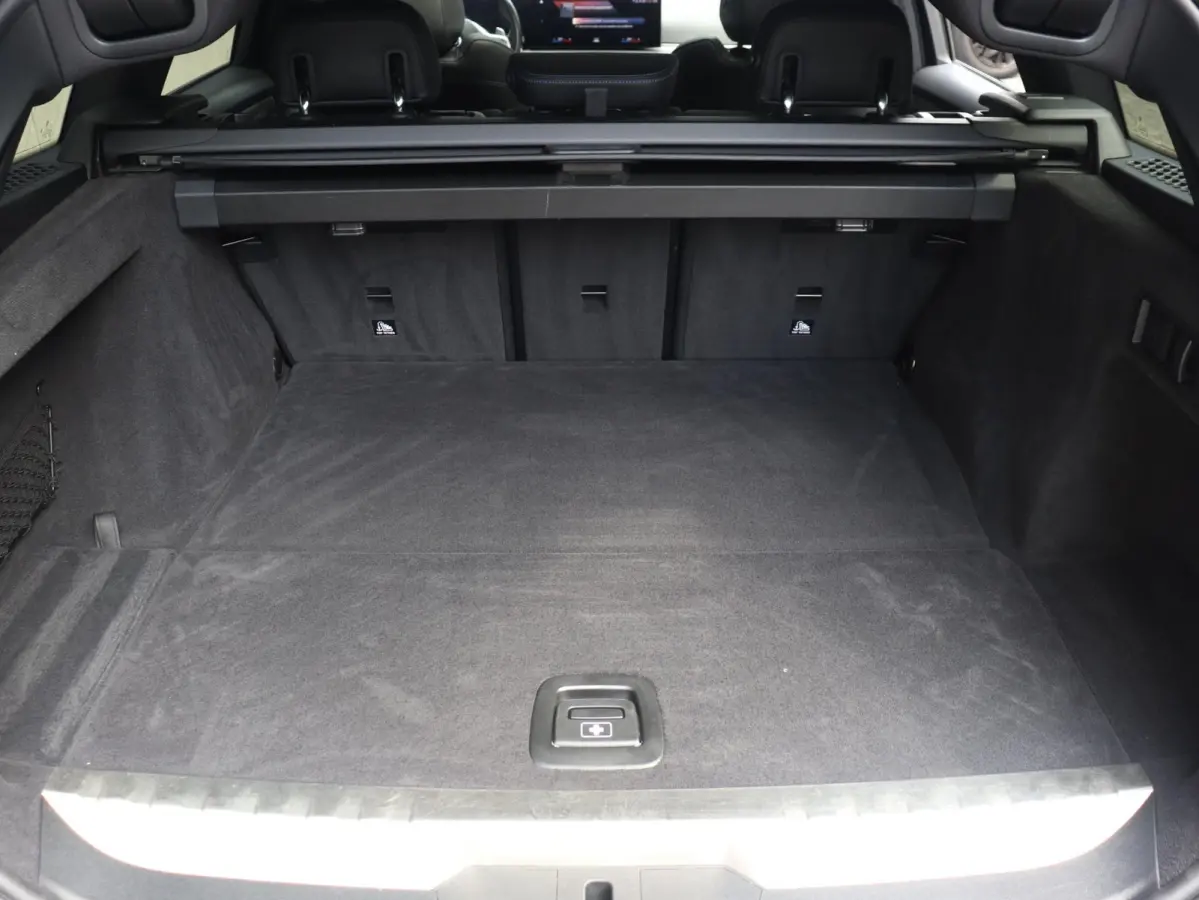 330e | M Sportpakket | Innovation Pack | Panodak | Trekhaak | Hi-Fi | Head-Up | Elektr. Stoelen | Driving Assistant | SOH 96% | 18'' LMV
