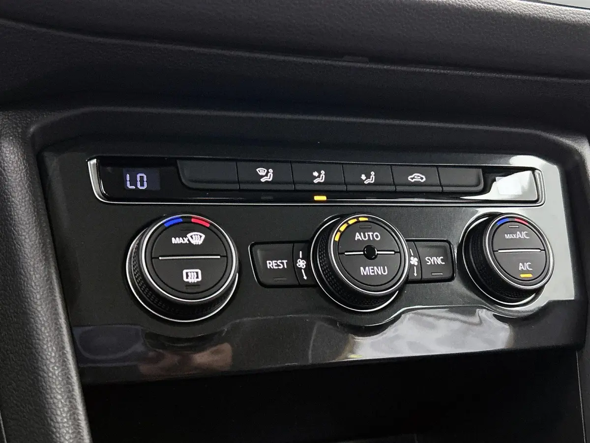 1.4 TSI Connected Series | 125 PK | Lederen Bekleding | Cruise Control | Navigatie | Parkeersensoren