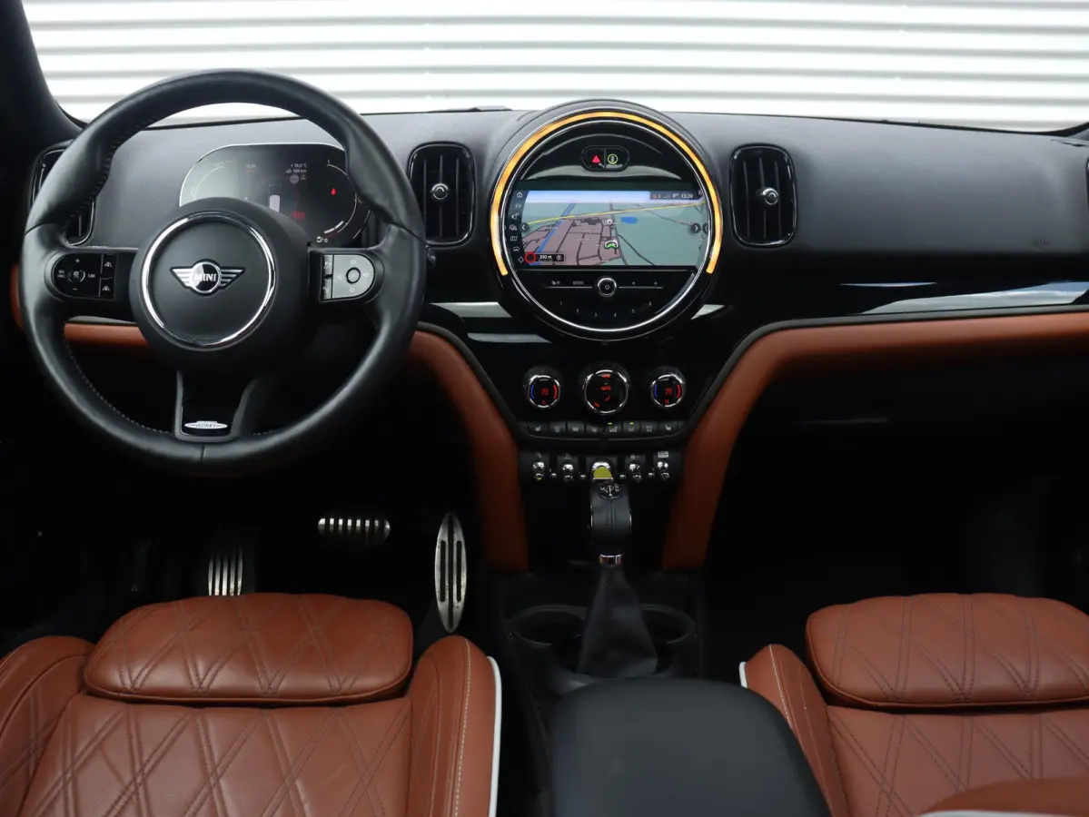 Cooper ALL4 | John Cooper Works + Panodak + Harman Kardon + Adaptive Cruise Control + Comfort Access + Apple Carplay + SOH 90% + 19" JCW Circuit Spoke two-tone