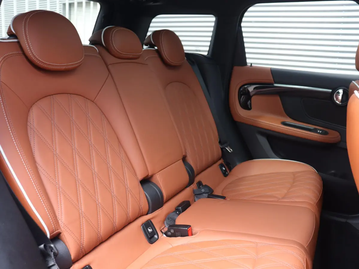 Cooper ALL4 | John Cooper Works + Panodak + Harman Kardon + Adaptive Cruise Control + Comfort Access + Apple Carplay + SOH 90% + 19" JCW Circuit Spoke two-tone