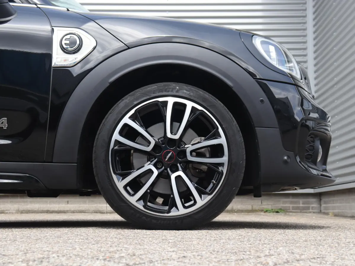 Cooper ALL4 | John Cooper Works + Panodak + Harman Kardon + Adaptive Cruise Control + Comfort Access + Apple Carplay + SOH 90% + 19" JCW Circuit Spoke two-tone