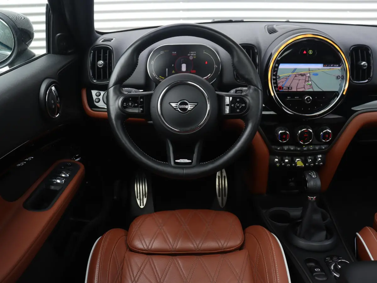 Cooper ALL4 | John Cooper Works + Panodak + Harman Kardon + Adaptive Cruise Control + Comfort Access + Apple Carplay + SOH 90% + 19" JCW Circuit Spoke two-tone