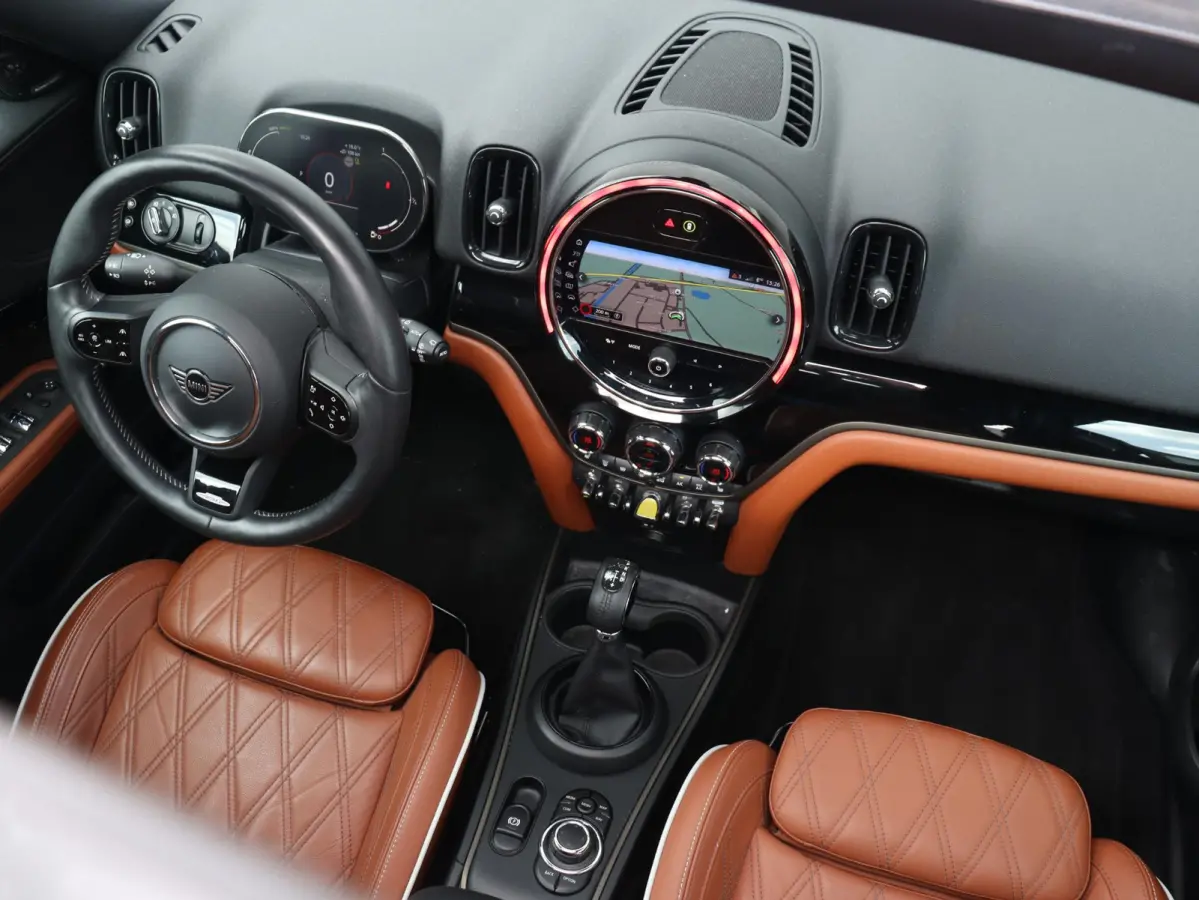 Cooper ALL4 | John Cooper Works + Panodak + Harman Kardon + Adaptive Cruise Control + Comfort Access + Apple Carplay + SOH 90% + 19" JCW Circuit Spoke two-tone