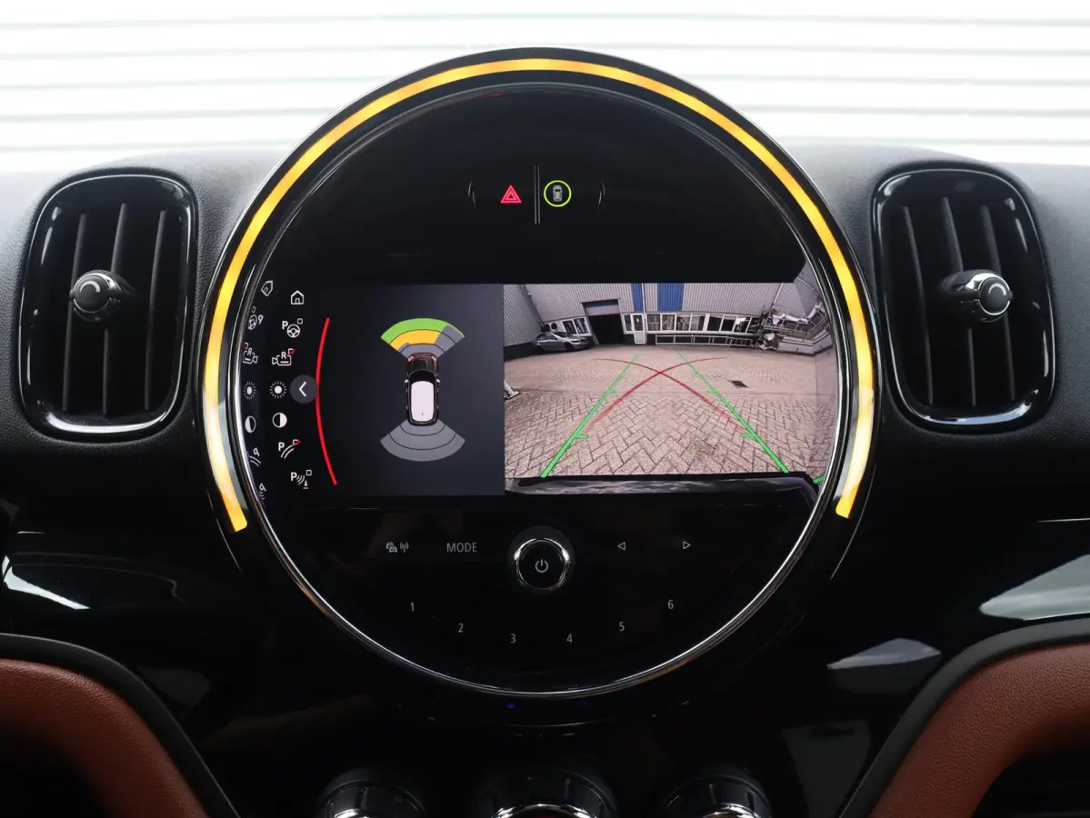 Cooper ALL4 | John Cooper Works + Panodak + Harman Kardon + Adaptive Cruise Control + Comfort Access + Apple Carplay + SOH 90% + 19" JCW Circuit Spoke two-tone