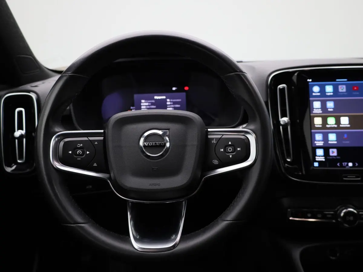 Core | Automaat | Apple Carplay / Android Auto | Camera | Parkeersensoren |