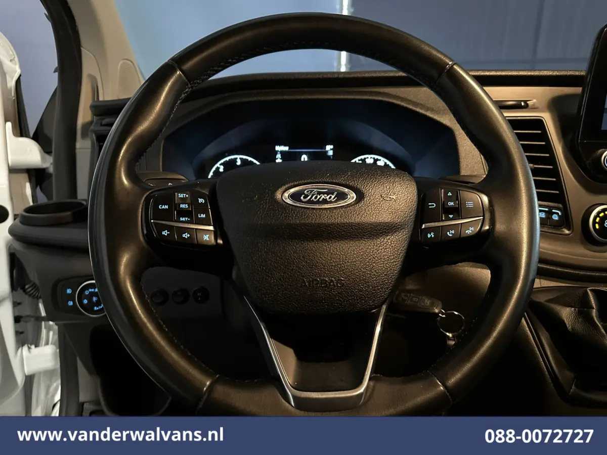 2.0 TDCI 130pk L2H1 Euro6 Airco | Camera | LED | Apple Carplay | Cruisecontrol | 2800kg Trekhaak Cruisecontrol, Stoelverwarming, Verwarmde voorruit, Parkeersensoren, Bijrijdersbank