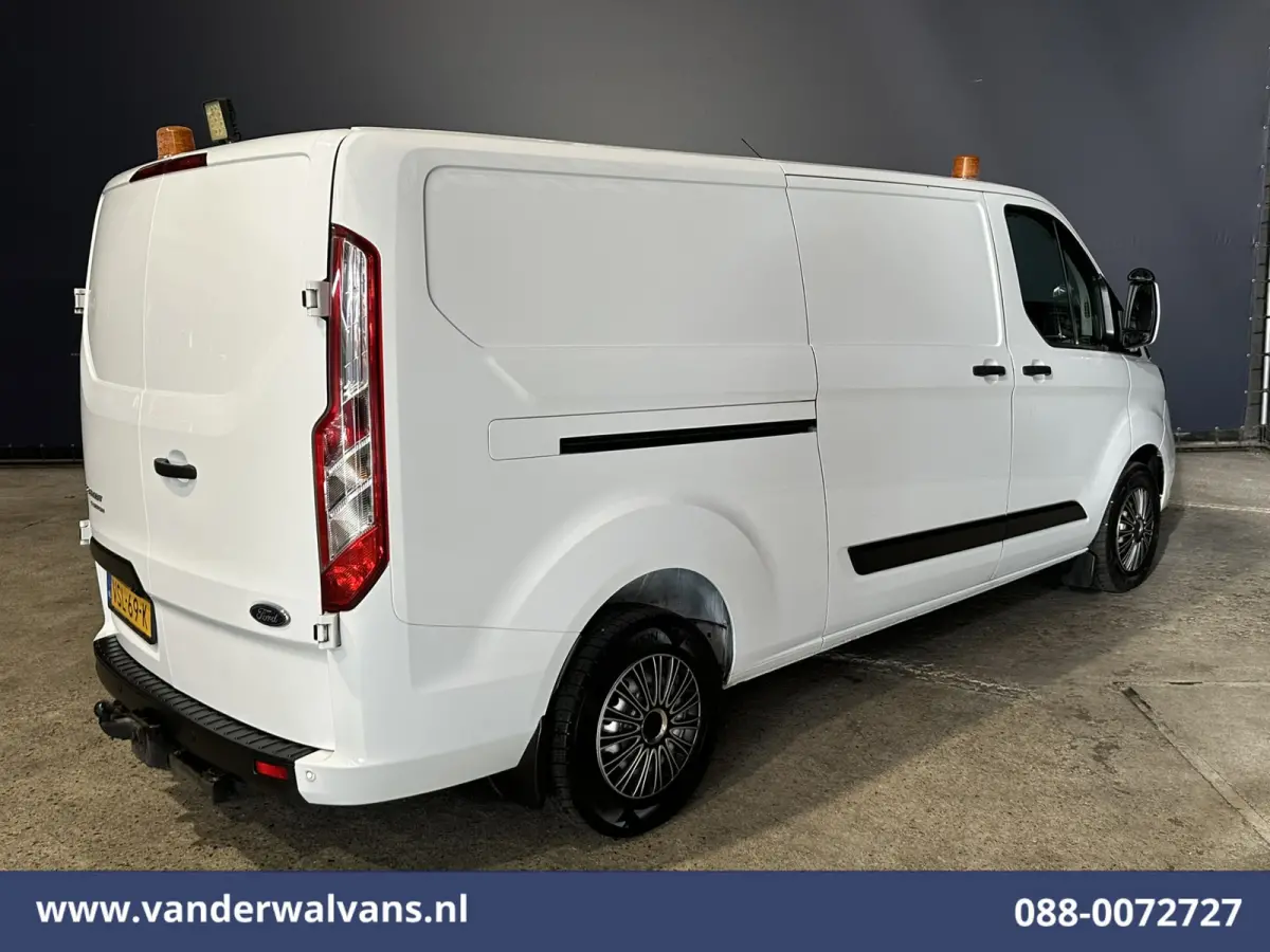 2.0 TDCI 130pk L2H1 Euro6 Airco | Camera | LED | Apple Carplay | Cruisecontrol | 2800kg Trekhaak Cruisecontrol, Stoelverwarming, Verwarmde voorruit, Parkeersensoren, Bijrijdersbank