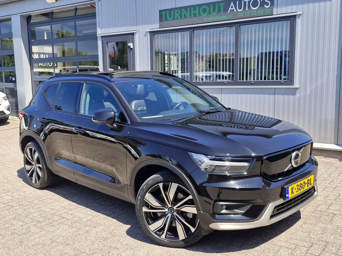 P8 AWD R-Design | Pack Lounge (audio installatie high end, elektrisch glazen schuif-/kanteldak, parkeersensor voor, rondomzicht camera) en Climate Pack (achterbank verwarmd) | trekhaak