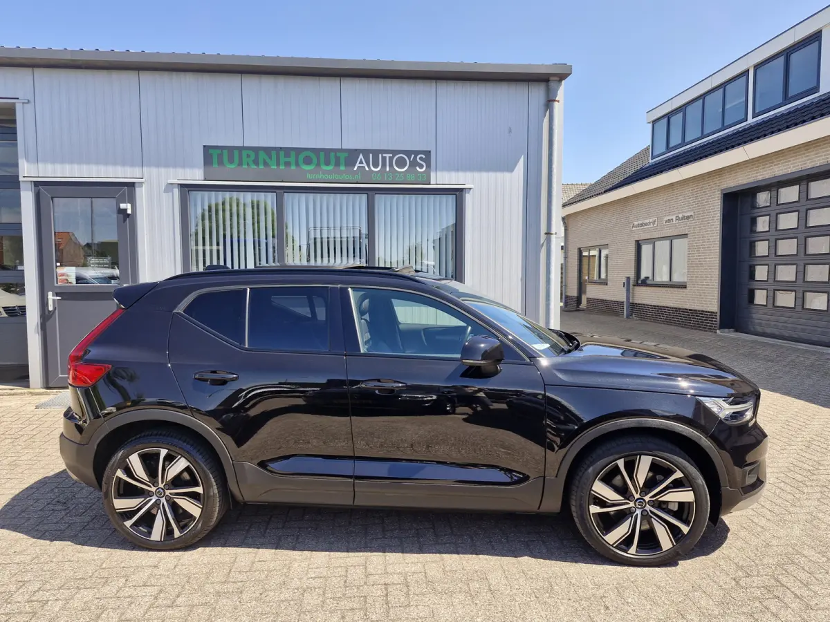 P8 AWD R-Design | Pack Lounge (audio installatie high end, elektrisch glazen schuif-/kanteldak, parkeersensor voor, rondomzicht camera) en Climate Pack (achterbank verwarmd) | trekhaak