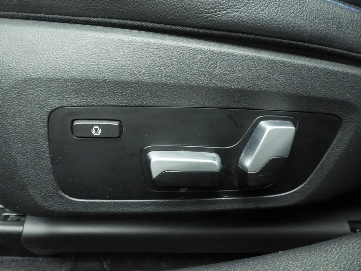 M440i xDrive | M-Sportpakket | LED | Leder | Navigatie | Trekhaak | Schuifdak | Sportstoelen | DAB | hifi speakers | Alu 19 inch