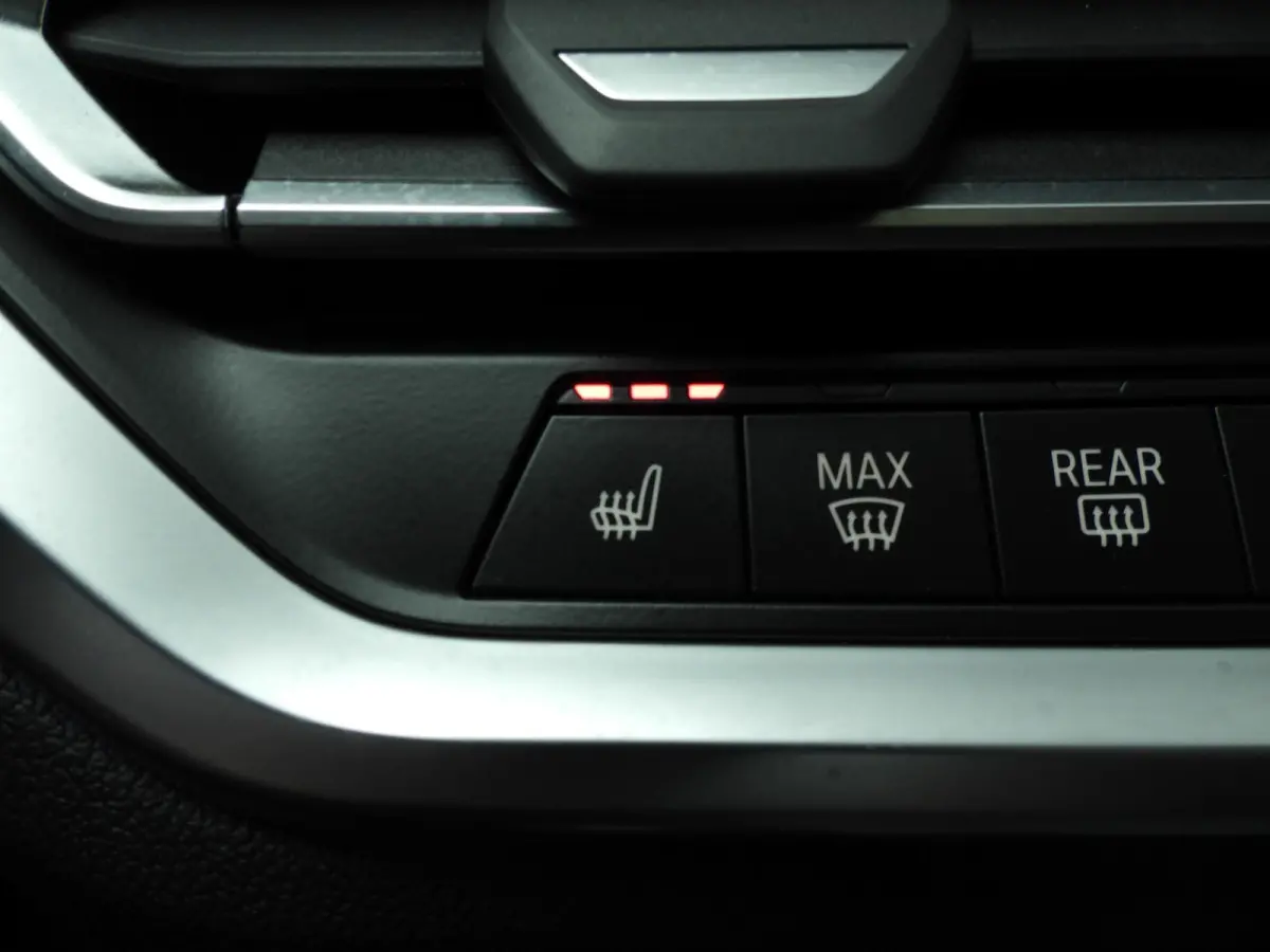 M440i xDrive | M-Sportpakket | LED | Leder | Navigatie | Trekhaak | Schuifdak | Sportstoelen | DAB | hifi speakers | Alu 19 inch