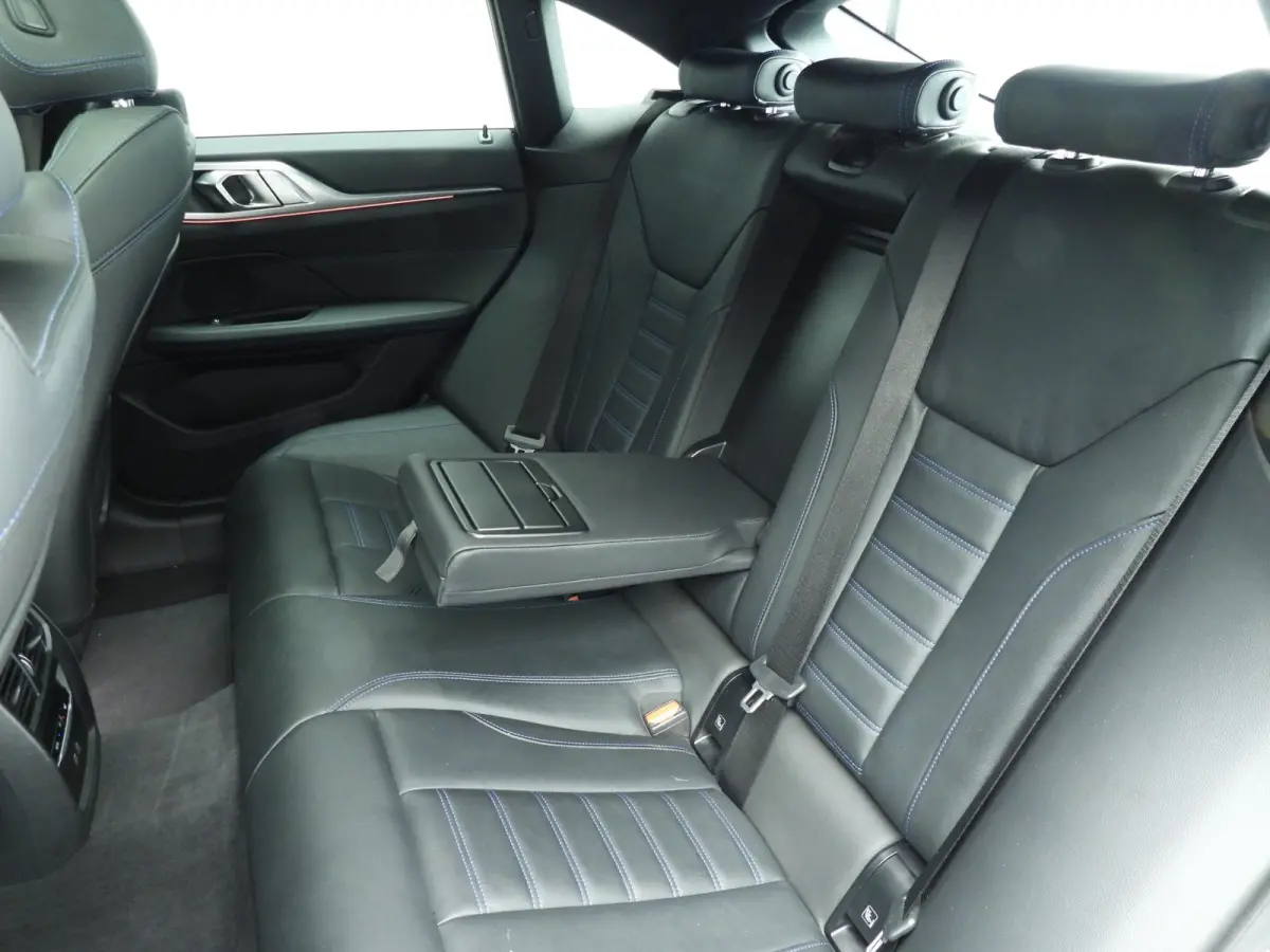 M440i xDrive | M-Sportpakket | LED | Leder | Navigatie | Trekhaak | Schuifdak | Sportstoelen | DAB | hifi speakers | Alu 19 inch