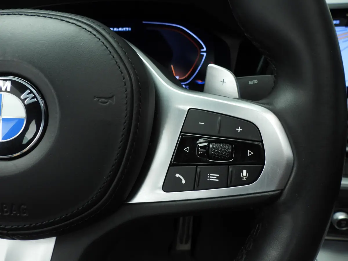 M440i xDrive | M-Sportpakket | LED | Leder | Navigatie | Trekhaak | Schuifdak | Sportstoelen | DAB | hifi speakers | Alu 19 inch