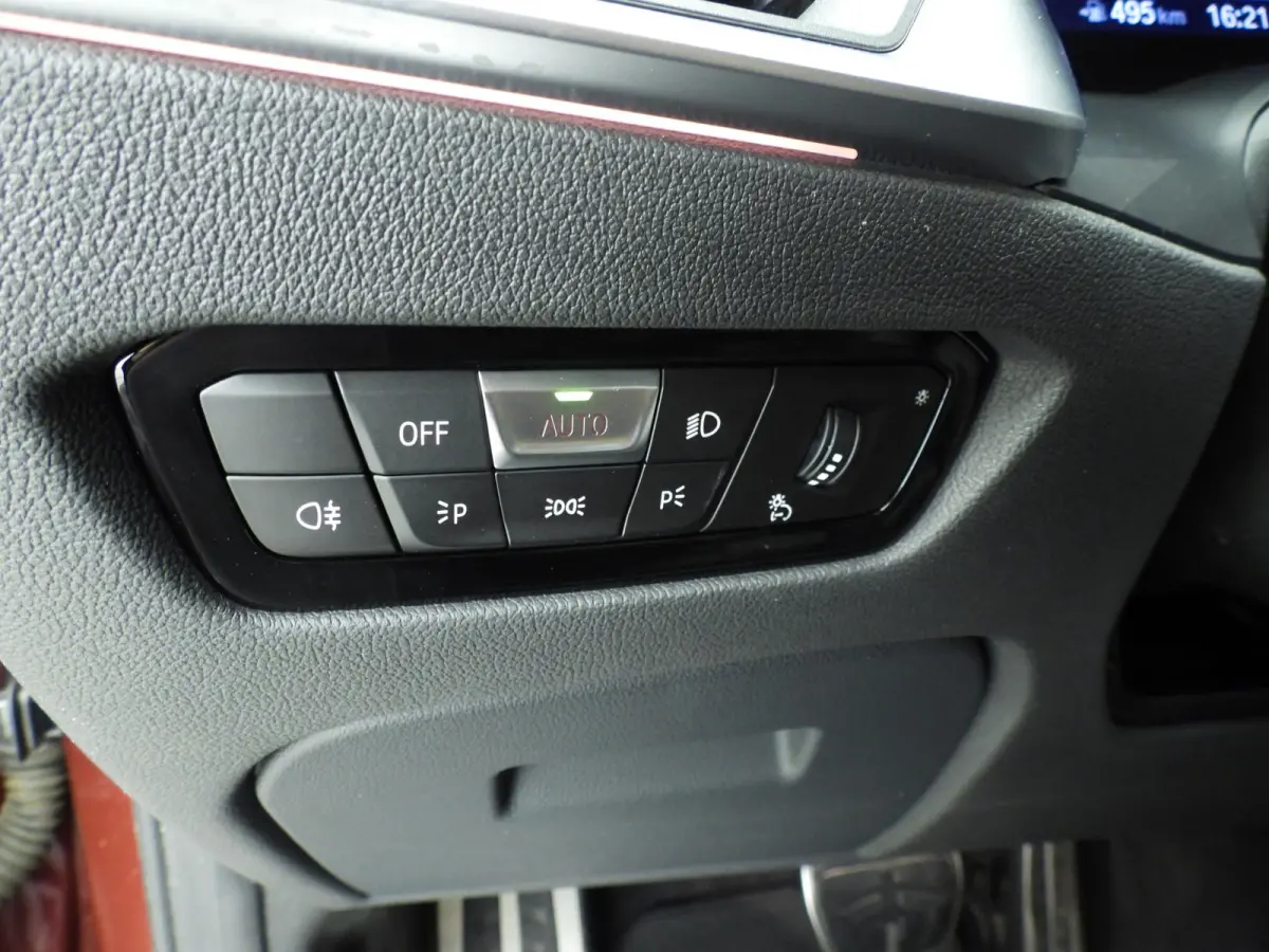 M440i xDrive | M-Sportpakket | LED | Leder | Navigatie | Trekhaak | Schuifdak | Sportstoelen | DAB | hifi speakers | Alu 19 inch