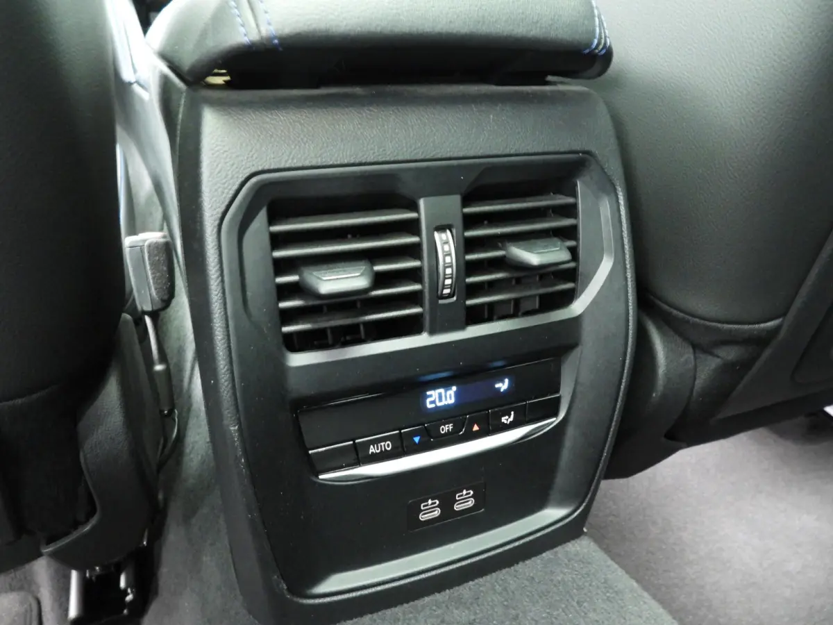 M440i xDrive | M-Sportpakket | LED | Leder | Navigatie | Trekhaak | Schuifdak | Sportstoelen | DAB | hifi speakers | Alu 19 inch