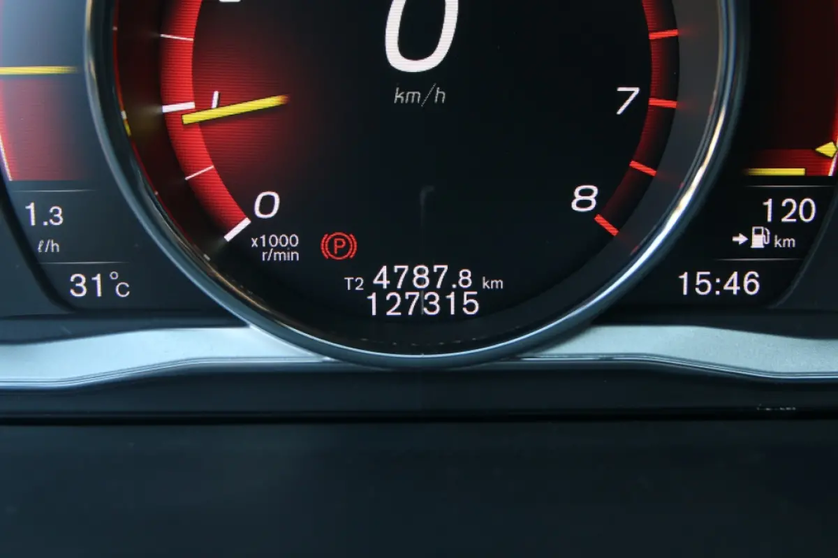 2.0 T4 Momentum R-Design | Camera achter | Parkeersensoren V+A | Navi