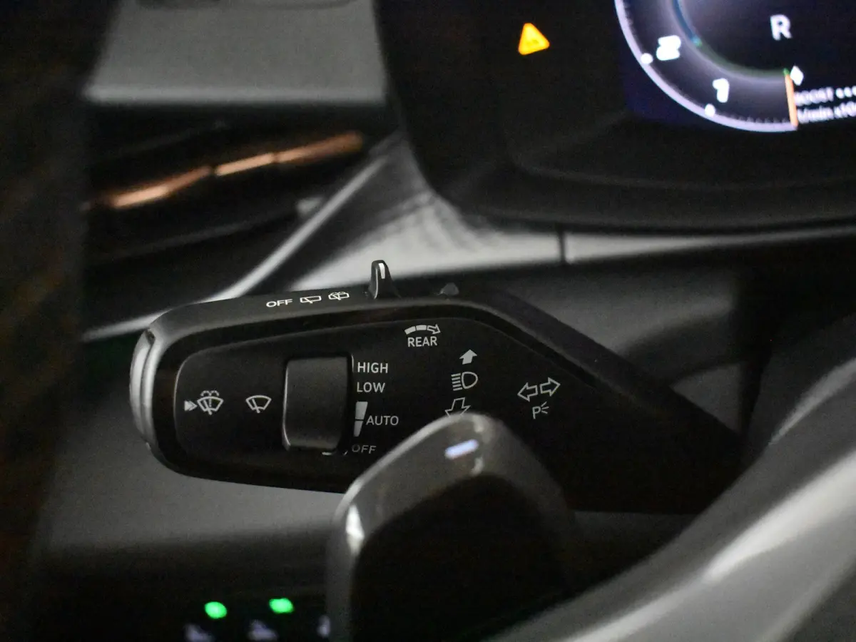 1.5 TSI e-Hybrid Business | Head-up display | 360gr Camera | Elektr. Stoel incl Memory l Keyless | Full-LED | Parkeer asistent | Stoel/stuurverwarming | Chassis control adapt | Cruise contro