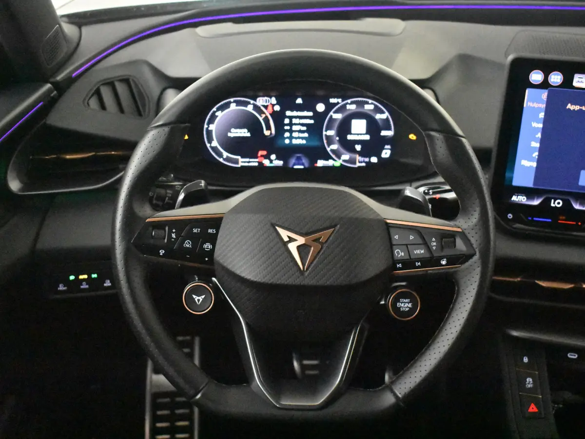1.5 TSI e-Hybrid Business | Head-up display | 360gr Camera | Elektr. Stoel incl Memory l Keyless | Full-LED | Parkeer asistent | Stoel/stuurverwarming | Chassis control adapt | Cruise contro