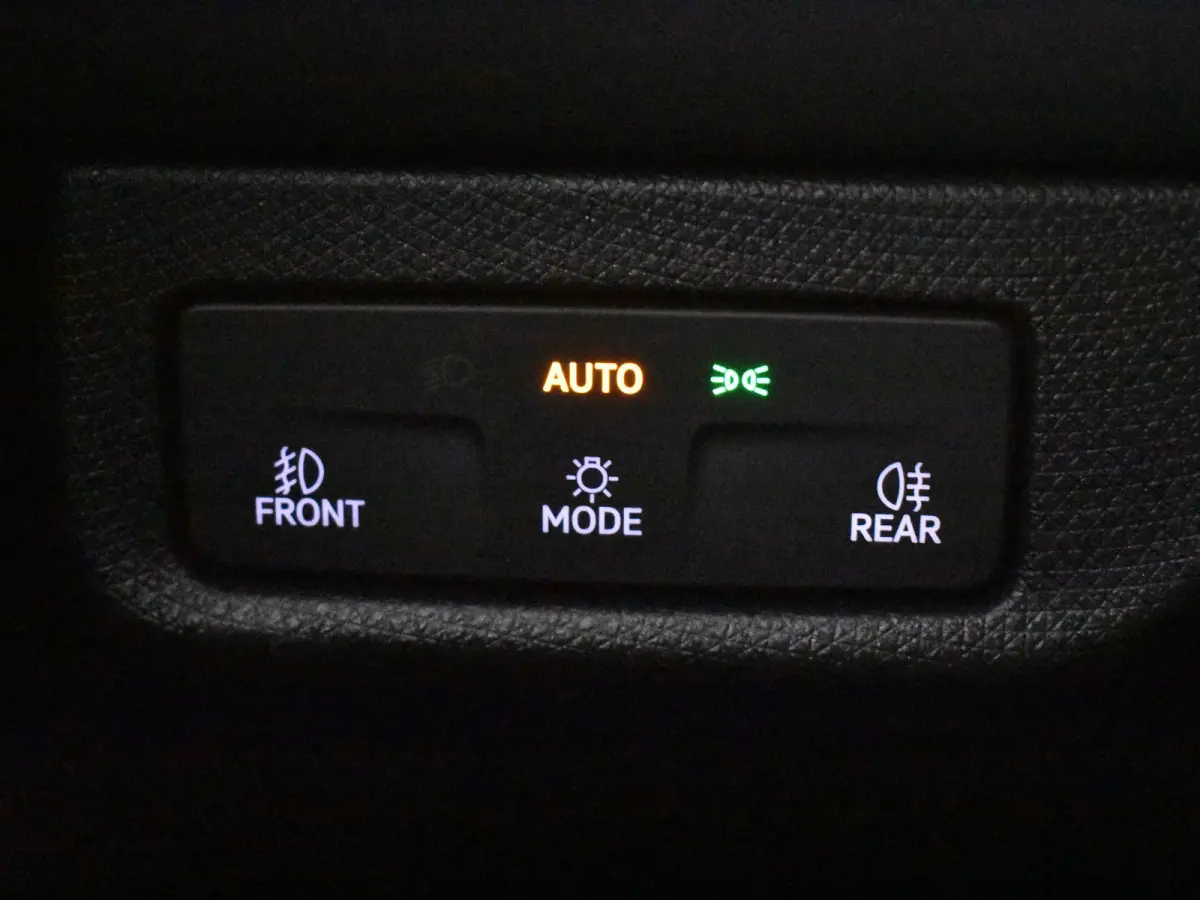 1.5 TSI e-Hybrid Business | Head-up display | 360gr Camera | Elektr. Stoel incl Memory l Keyless | Full-LED | Parkeer asistent | Stoel/stuurverwarming | Chassis control adapt | Cruise contro