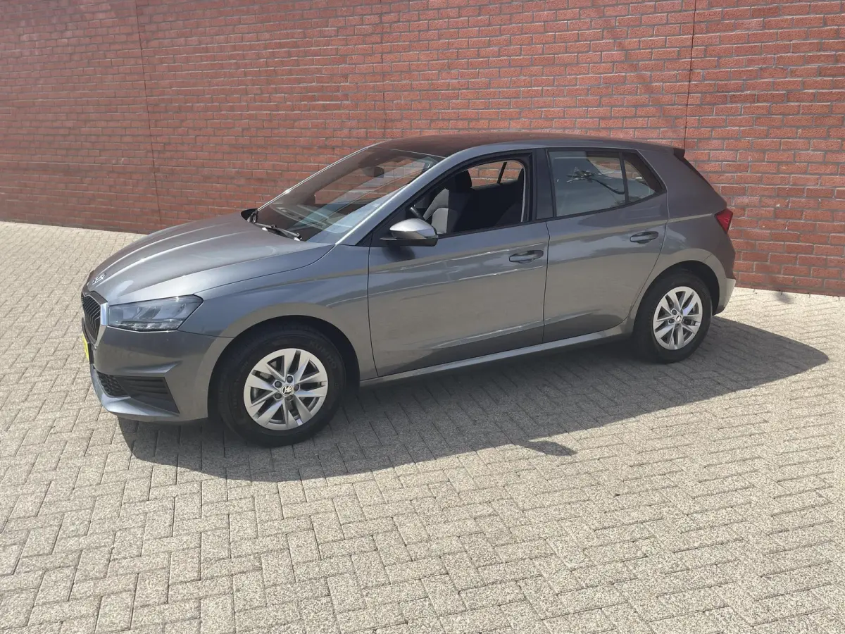1.0 TSI Automaat Ambition Skoda Fabia 1.0 TSI Ambition Panoramadak Navigatie Carplay PDC Camera Adaptive Cruise Control Stoelverwarming Full LED Climatronic