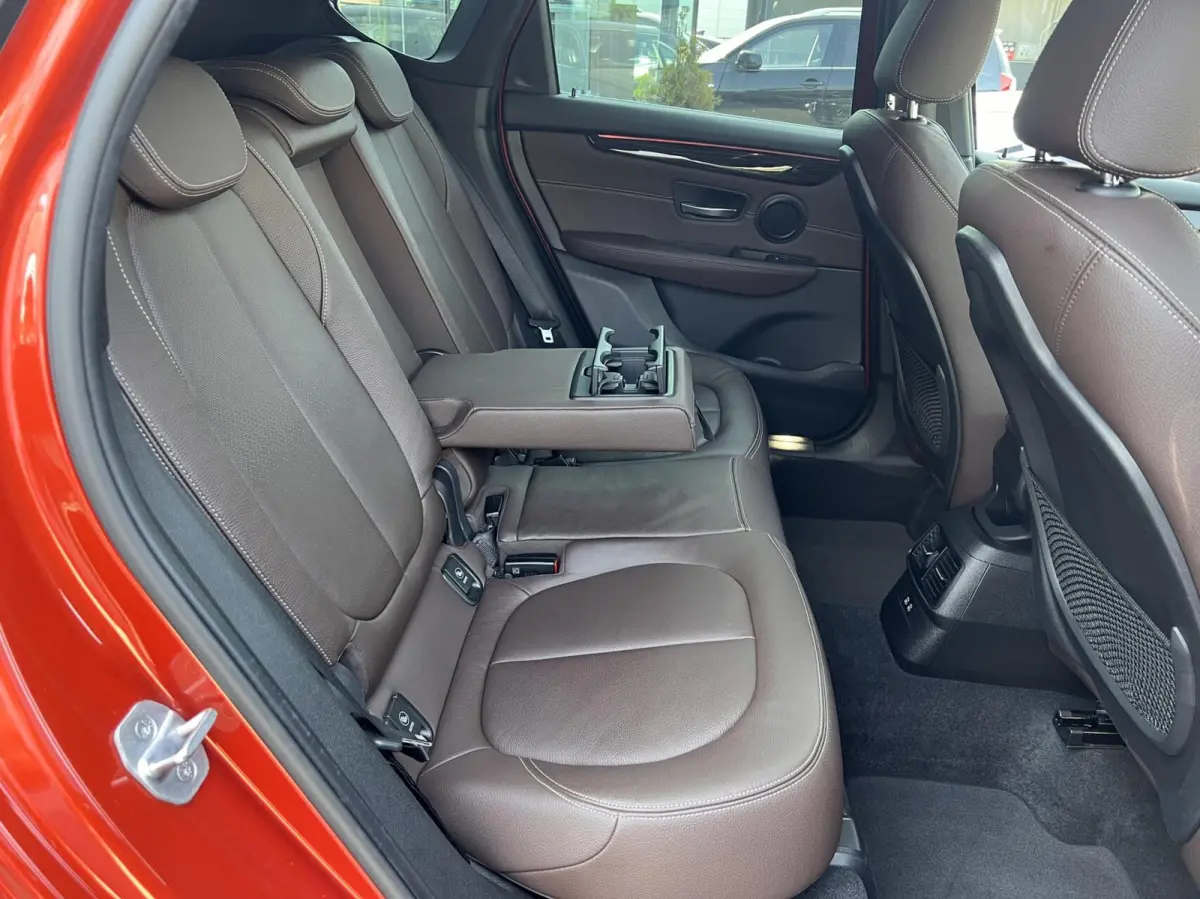 220i High Executive Edition