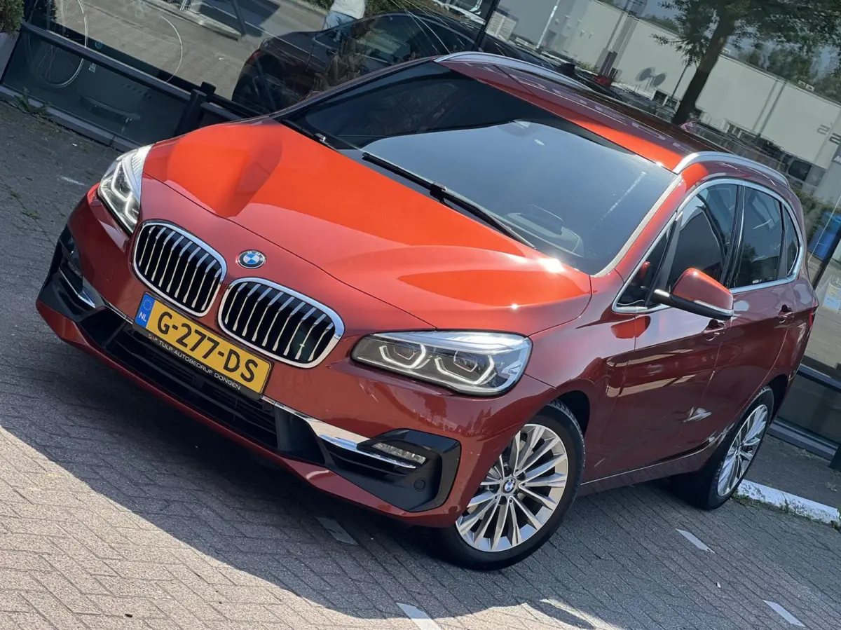 220i High Executive Edition